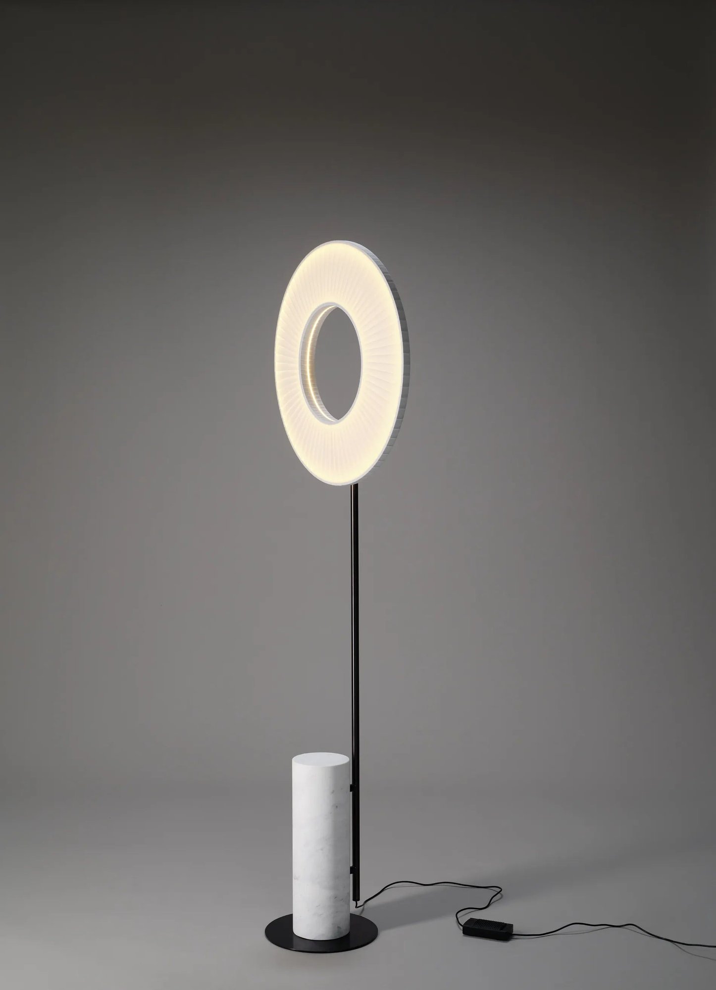 Напольный светильник Iris Floor Totem 50 DCW éditions