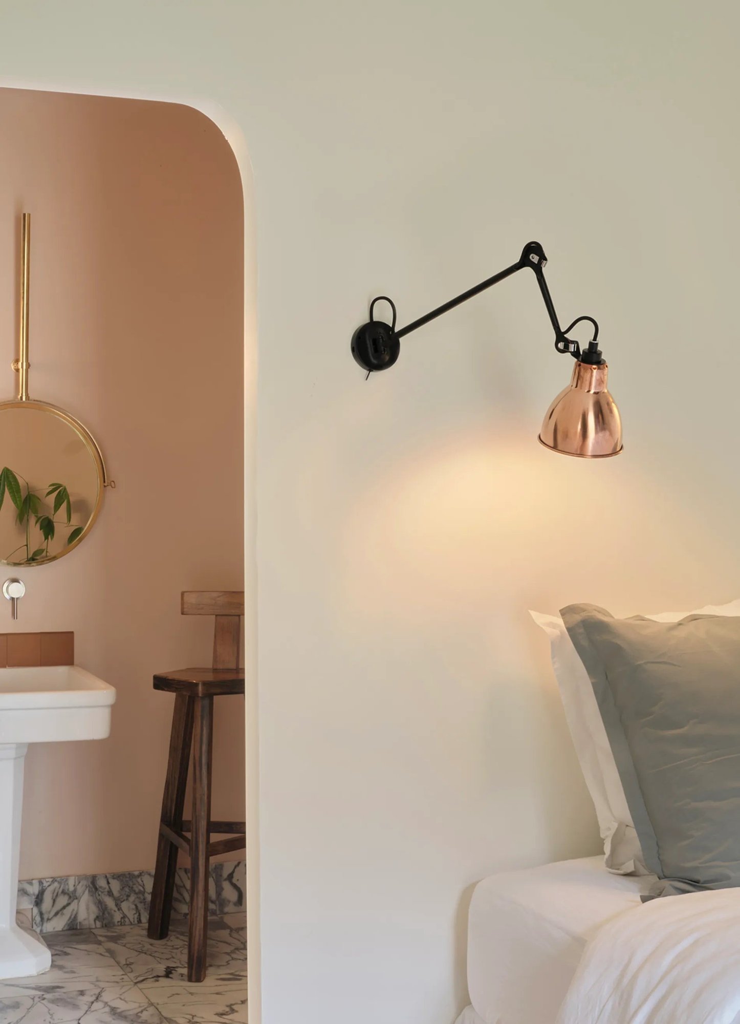 Настенный светильник Lampe Gras / N°122 DCW éditions