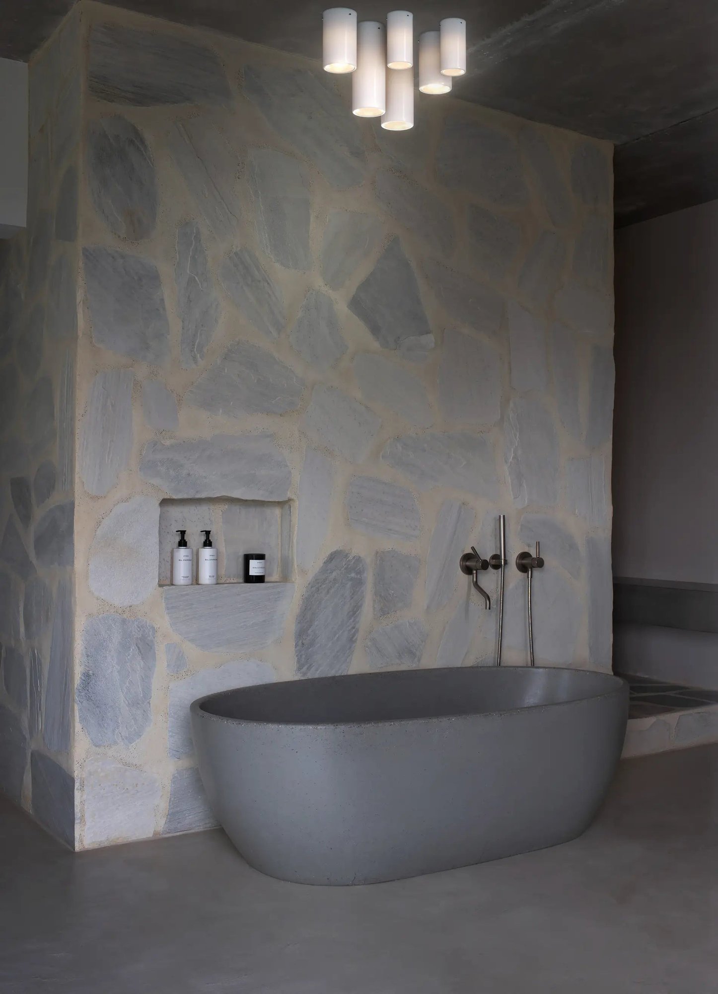 Потолочный светильник Tobo Porcelain Ceiling 215 DCW éditions
