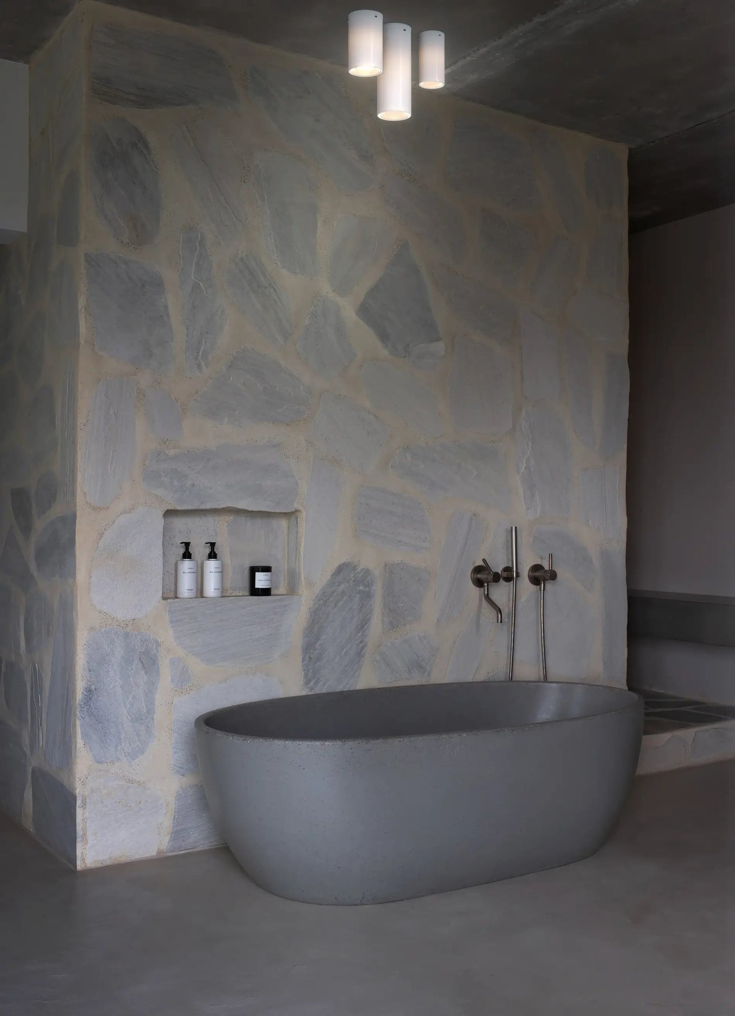 Потолочный светильник Tobo Porcelain Ceiling 250 DCW éditions