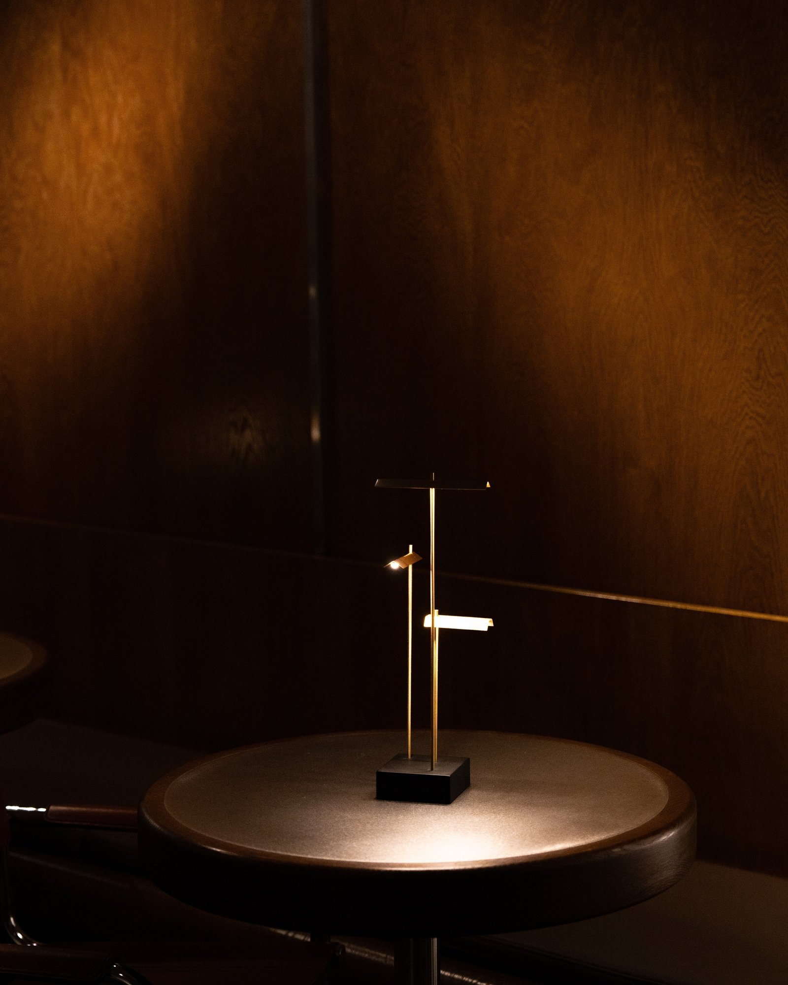 Настольный светильник Knokke / Collection Eric de Dormaël DCW éditions