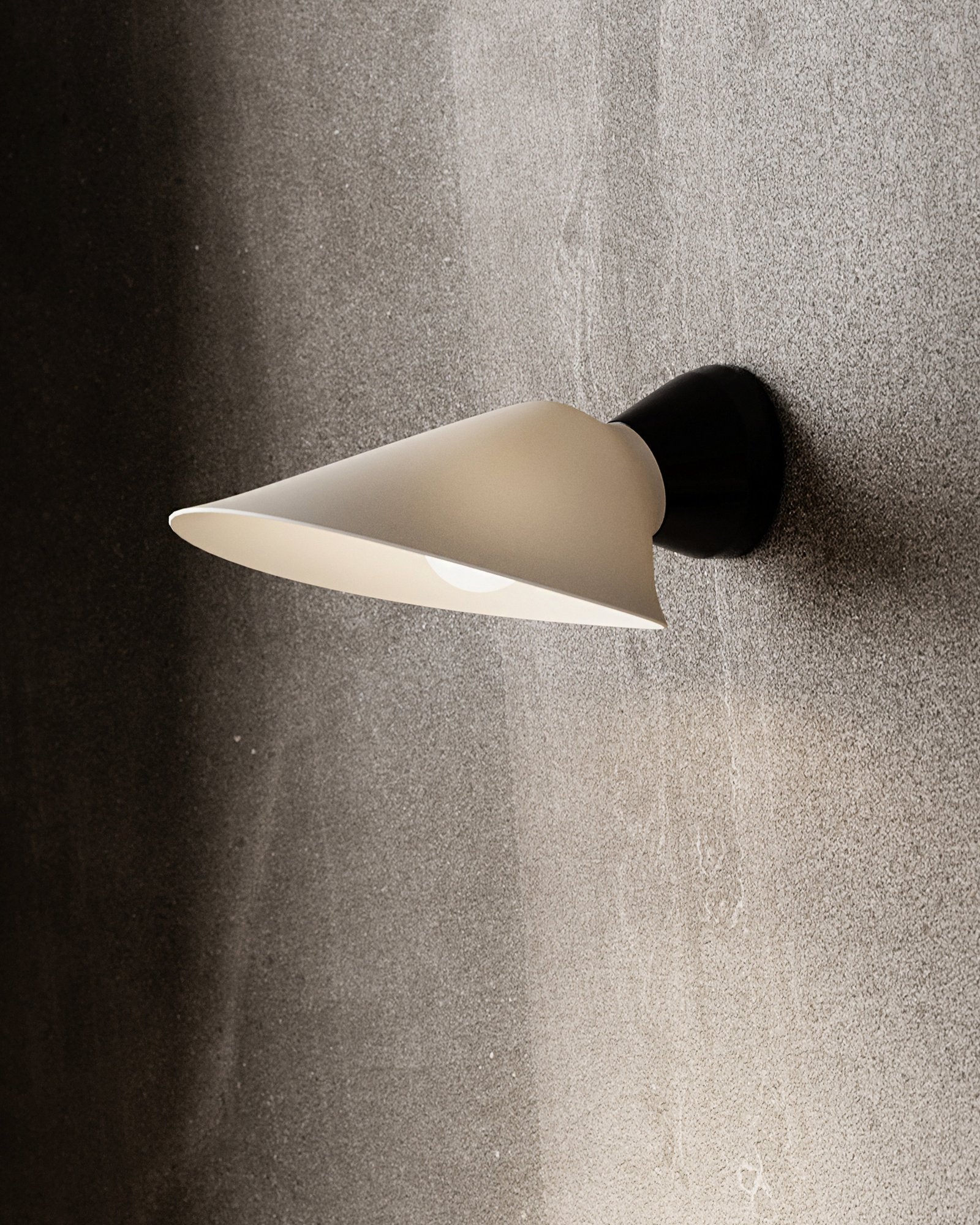 Настенный светильник Plume Bathroom DCW éditions
